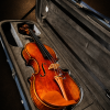 Mặt trước violin Claus Hermann No.68 size 4/4 nằm trong hộp mở