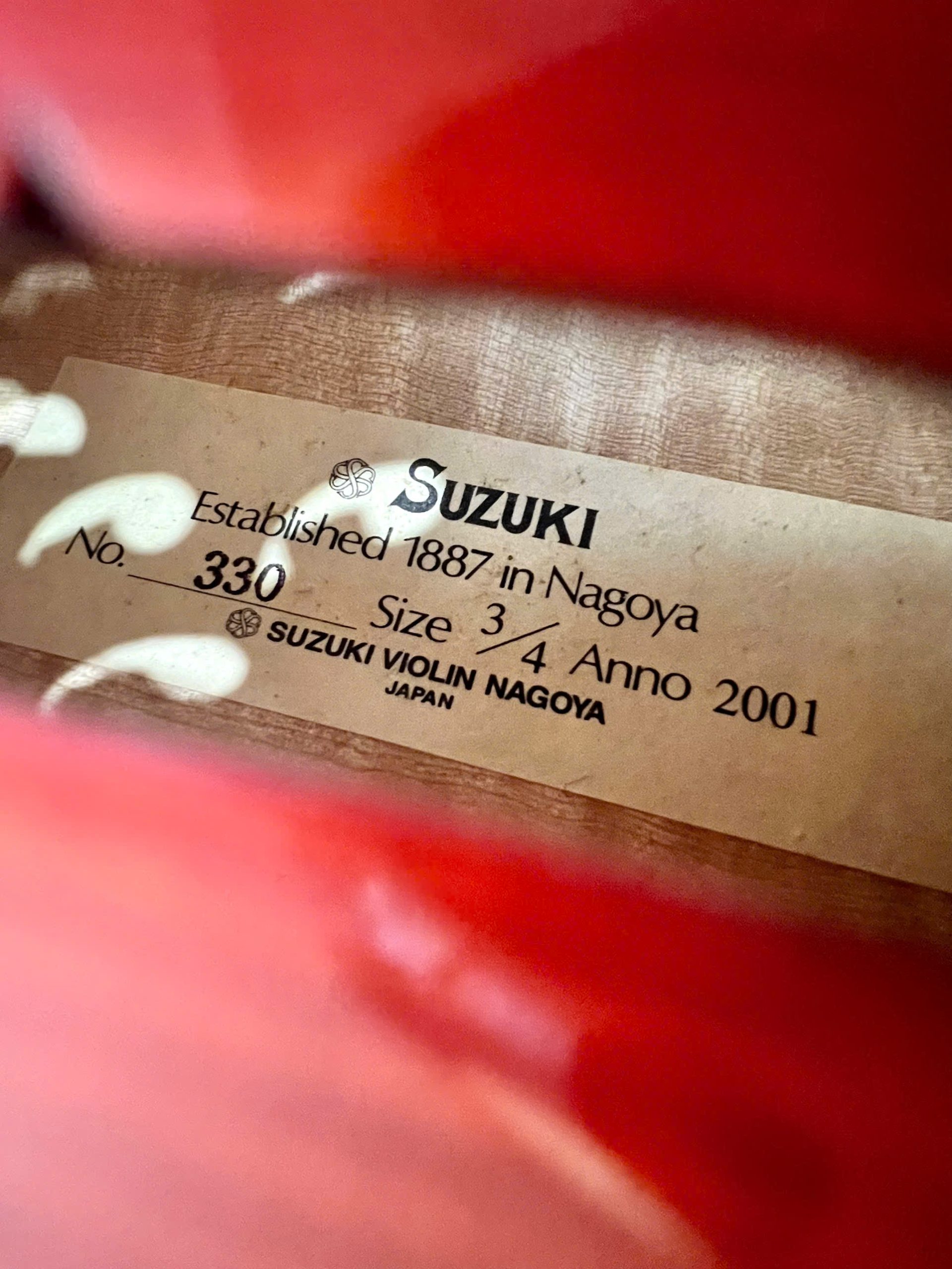 Nhãn trong violin Suzuki ghi No.330, size 3/4 và Anno 2001