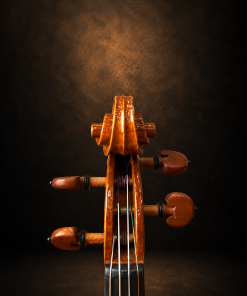Hộp chốt violin mang nhãn Rocca Enrico 1902 nhìn từ phía trước