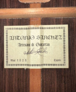 Guitar Antonio Sanchez 1025 EQ – cận cảnh nhãn Antonio Sanchez model 1025