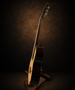 Guitar Antonio Sanchez 1025 EQ – góc nghiêng thân đàn và mặt trước