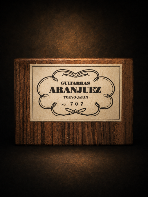 Guitar Aranjuez No.707 – cận cảnh nhãn Aranjuez No.707 trong thùng