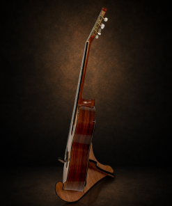 Guitar Matsuoka No.30 – góc nghiêng hông và mặt trước
