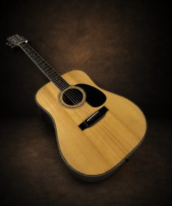 Guitar Morris W-35 – mặt trước chụp nghiêng với miếng bảo vệ màu đen