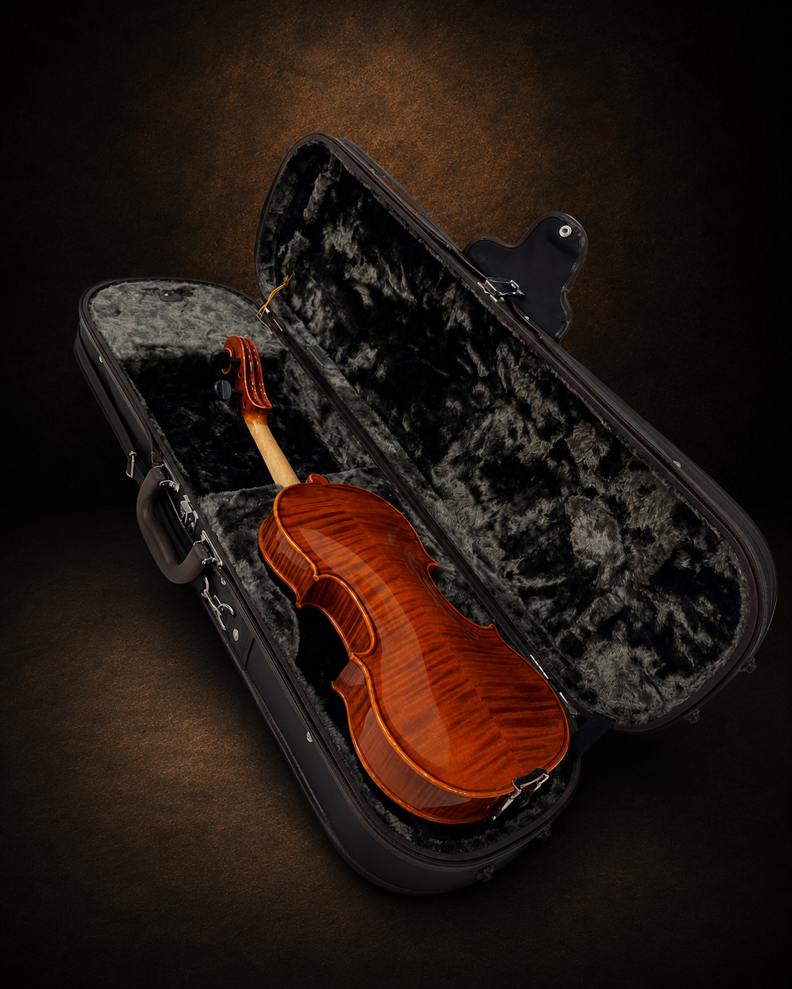 Mặt lưng violin Suzuki No.500 size 4/4 trong hộp mở