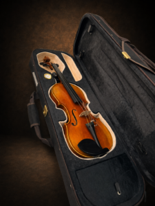 Chi tiết ngựa đàn và lỗ f Violin Adam Schmidt sản xuất 2019 size 4/4