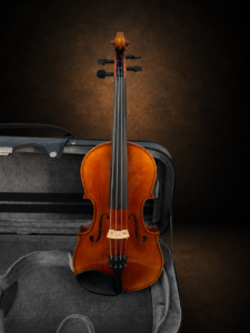 Violin Yamaha V7G Size 4/4 với mặt spruce và bốn chỉnh tinh